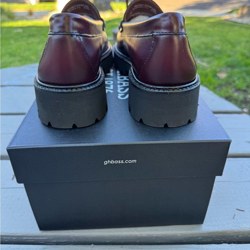 G.H. Bass Whitney Weejuns Super Lug Sole Penny Loafer - Picture 3 of 14